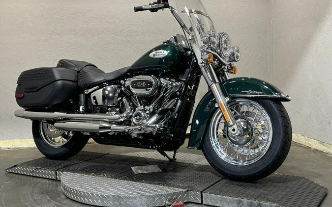 Harley-Davidson Heritage Classic 2024 FLHCS 84472654 ALPINE GREEN W/ PINSTRIPE