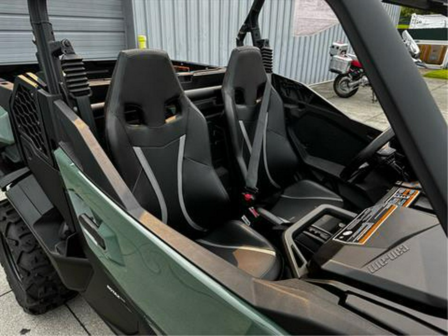 2023 Can-Am Commander DPS 700