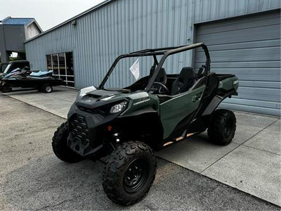 2023 Can-Am Commander DPS 700