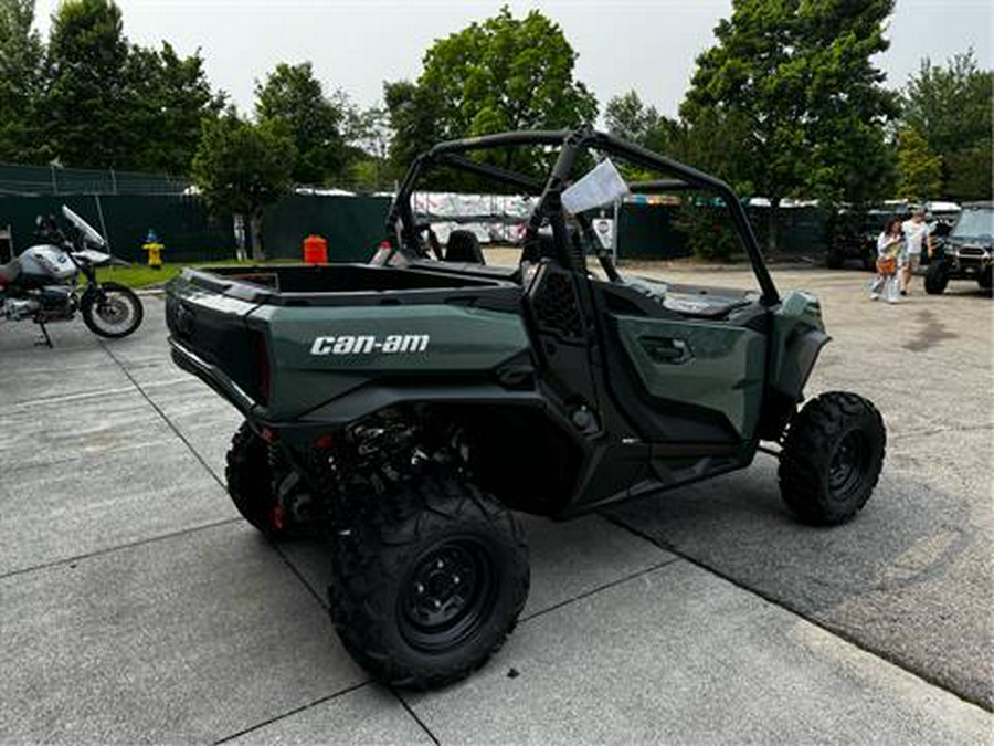 2023 Can-Am Commander DPS 700