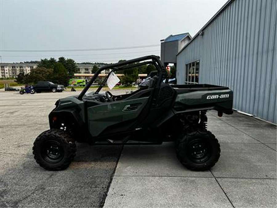 2023 Can-Am Commander DPS 700