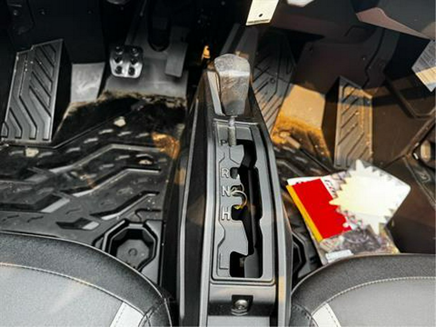 2023 Can-Am Commander DPS 700