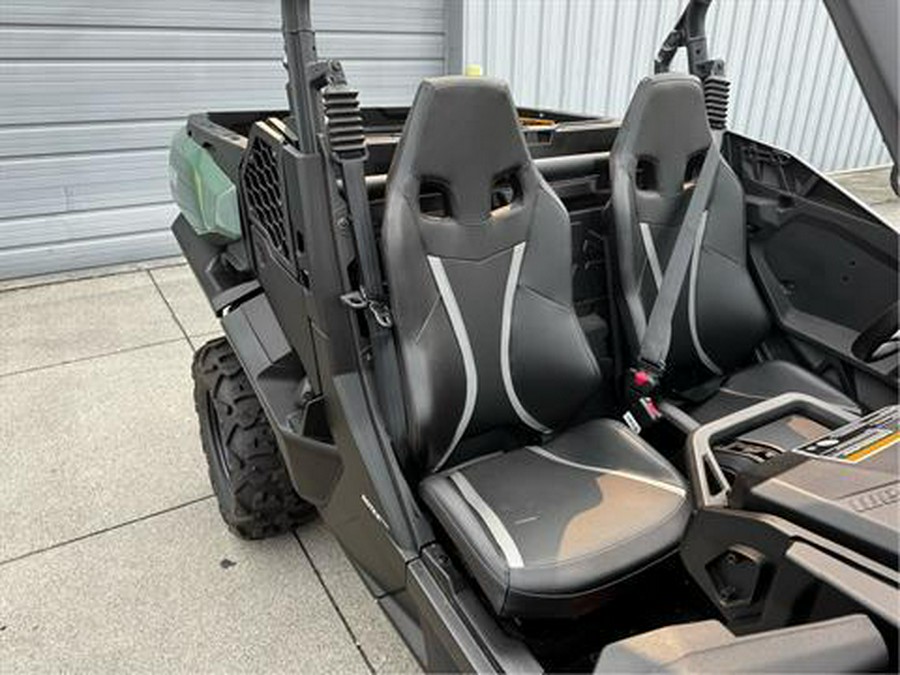 2023 Can-Am Commander DPS 700