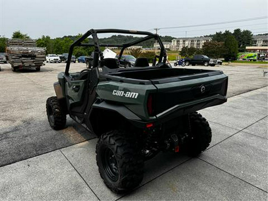 2023 Can-Am Commander DPS 700