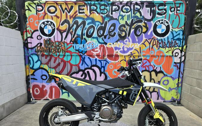 2024 HUSQVARNA 701 SUPERMOTO
