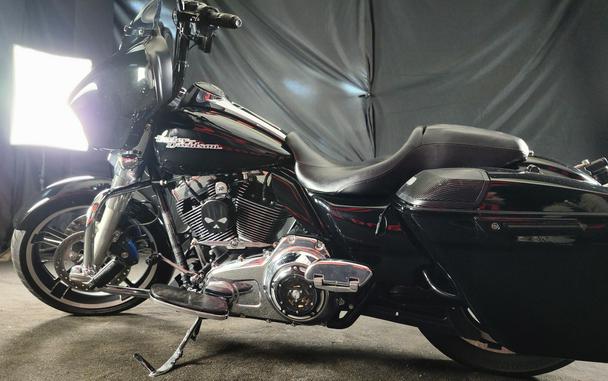 2014 HARLEY-DAVIDSON FLHXI - F611589