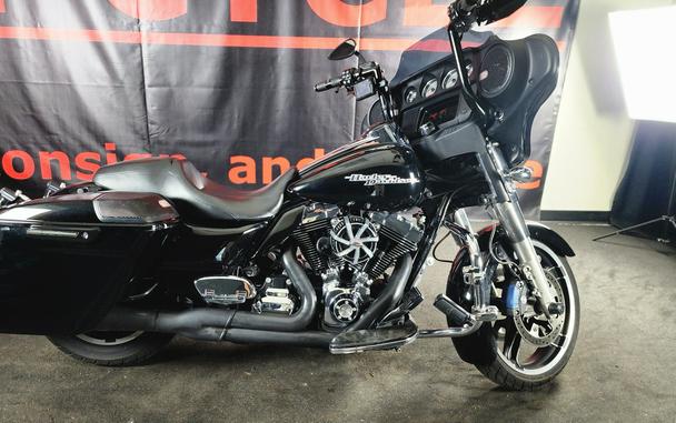 2014 HARLEY-DAVIDSON FLHXI - F611589