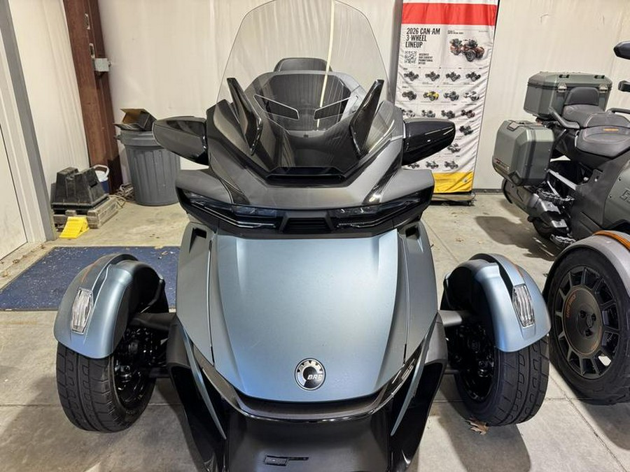 2025 Can-Am® Spyder RT Limited Dark Wheels