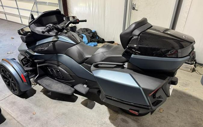 2025 Can-Am® Spyder RT Limited Dark Wheels