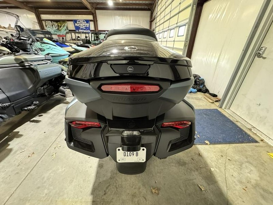 2025 Can-Am® Spyder RT Limited Dark Wheels