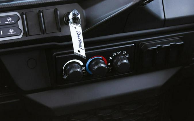 2026 Can-Am Defender MAX XT CAB HD11 With 10.25 In.Display