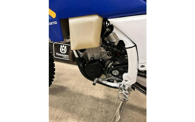 2025 FE 501S HERITAGE - Husqvarna Motorcycles