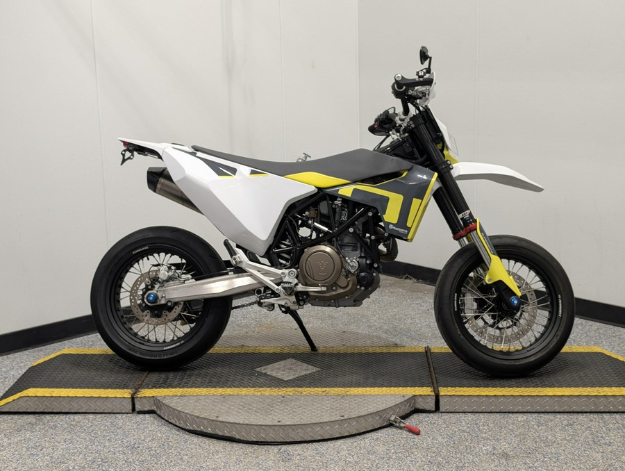 2020 Husqvarna 701 SUPERMOTO