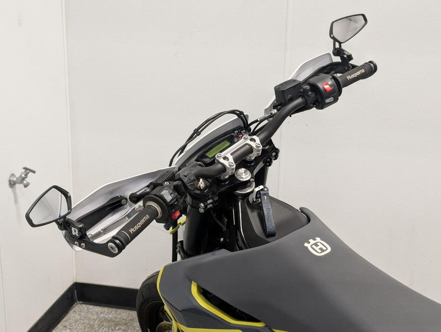 2020 Husqvarna 701 SUPERMOTO