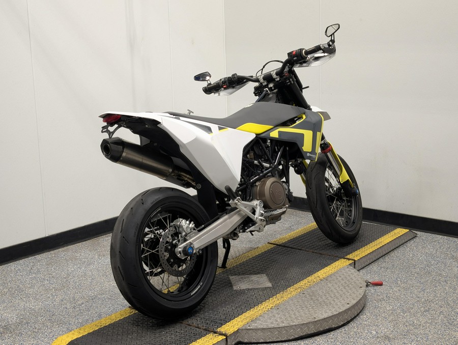 2020 Husqvarna 701 SUPERMOTO