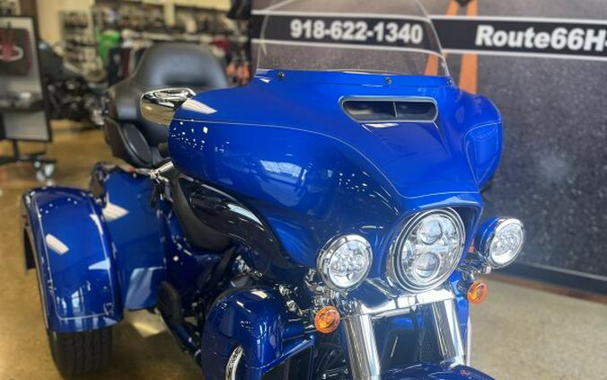 2024 Harley-Davidson Tri Glide Ultra BLUE BURST W/ PINSTRIPE