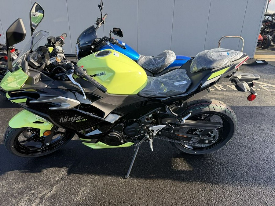 2026 Kawasaki Ninja® 500 ABS Metallic Yellowish Green/Ebony