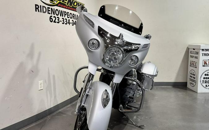 2018 Indian Motorcycle® Chieftain® Classic ABS Star Silver Smoke