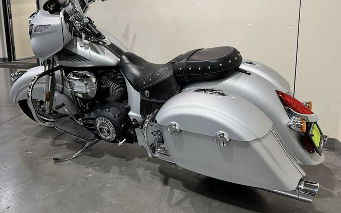 2018 Indian Motorcycle® Chieftain® Classic ABS Star Silver Smoke