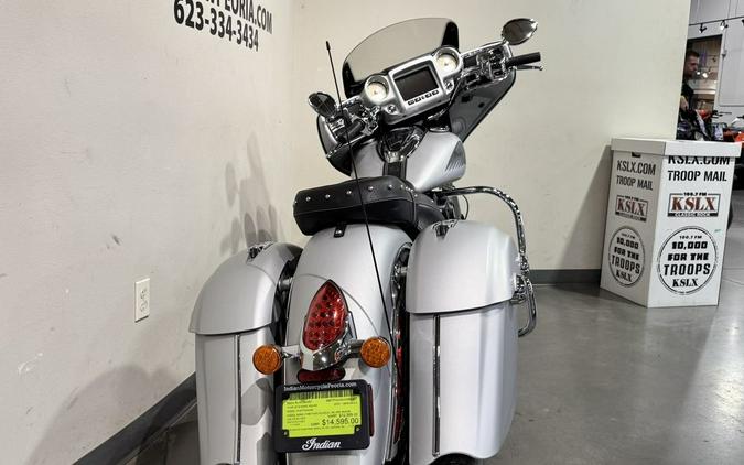 2018 Indian Motorcycle® Chieftain® Classic ABS Star Silver Smoke