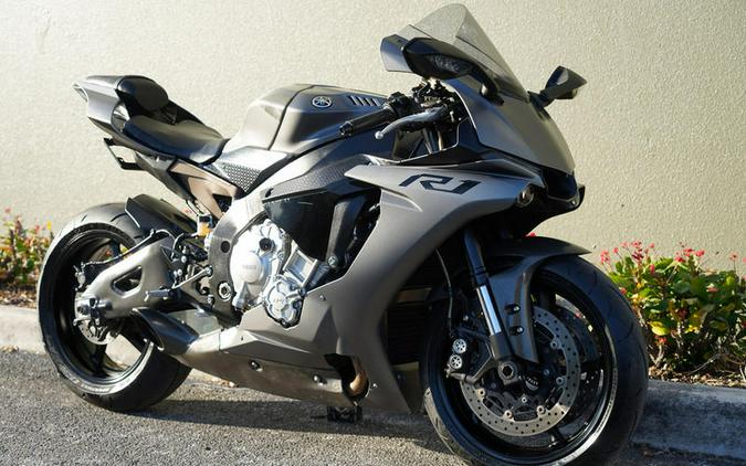 2016 Yamaha YZF-R1S