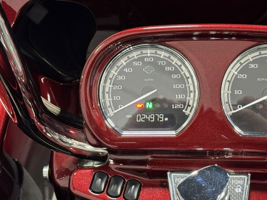 2015 HARLEY DAVIDSON ROAD GLIDE CVO
