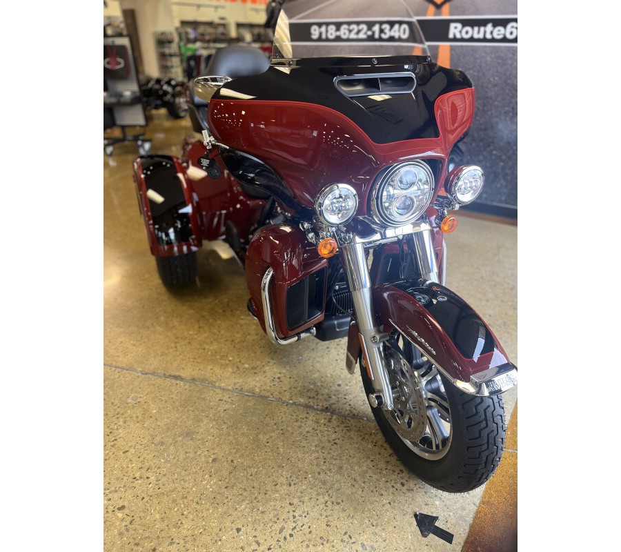 2024 Harley-Davidson Tri Glide Ultra RED ROCK/BLACK W/ PINSTRIPE