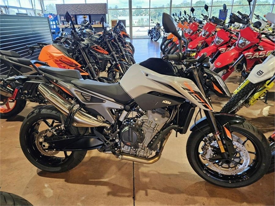 2024 KTM 790 Duke