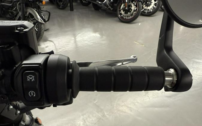 2026 Indian Scout Bobber Limited w/ Tech