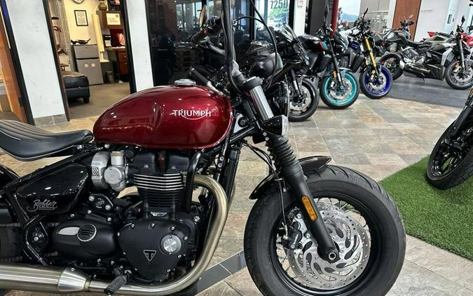 2022 Triumph Bonneville Bobber Cordovan Red