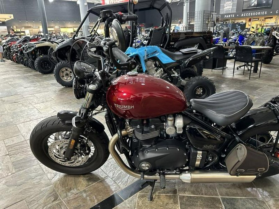 2022 Triumph Bonneville Bobber Cordovan Red