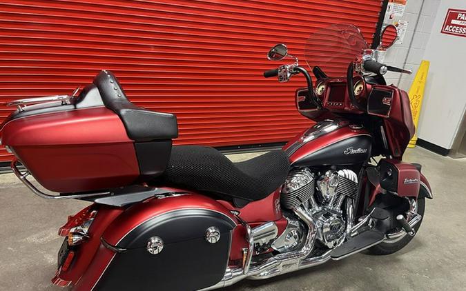 2017 Indian Roadmaster Icon Mesa Red Smoke & Thunder Black