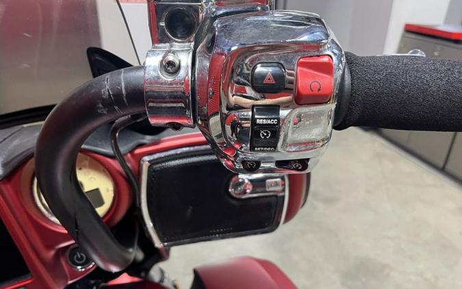 2017 Indian Roadmaster Icon Mesa Red Smoke & Thunder Black