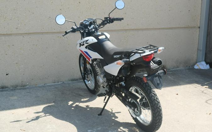 2025 HONDA XR150L