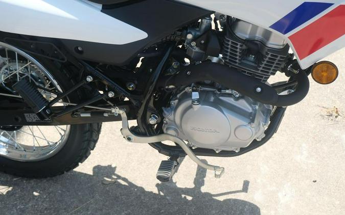 New 2025 HONDA XR150L