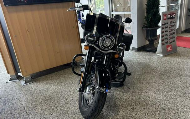 2019 Harley-Davidson Softail FLHC - Heritage Classic