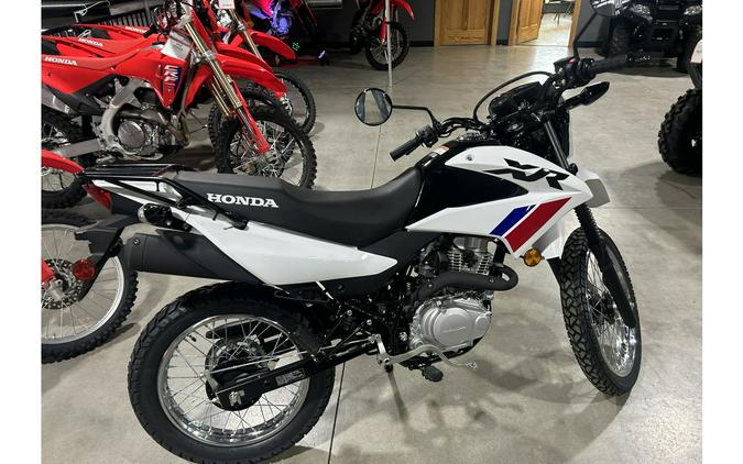 2026 XR™ 150L - White - Honda