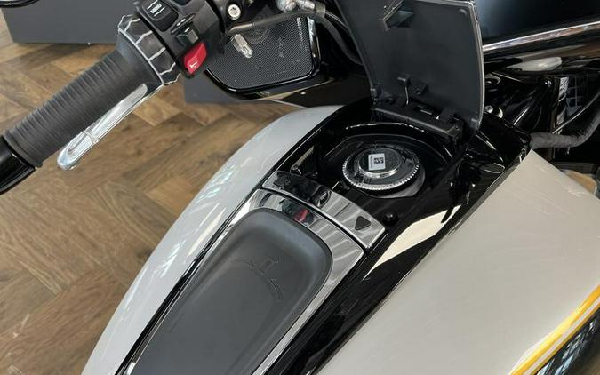 2023 BMW R 18 B 719 Mineral White Metallic