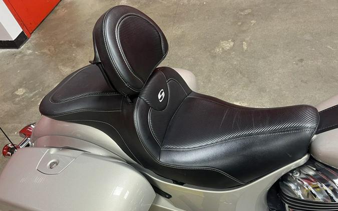 2023 Indian Chieftain Limited Silver Quartz Metallic