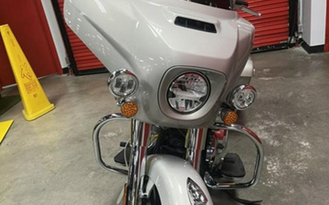 2023 Indian Chieftain Limited Silver Quartz Metallic