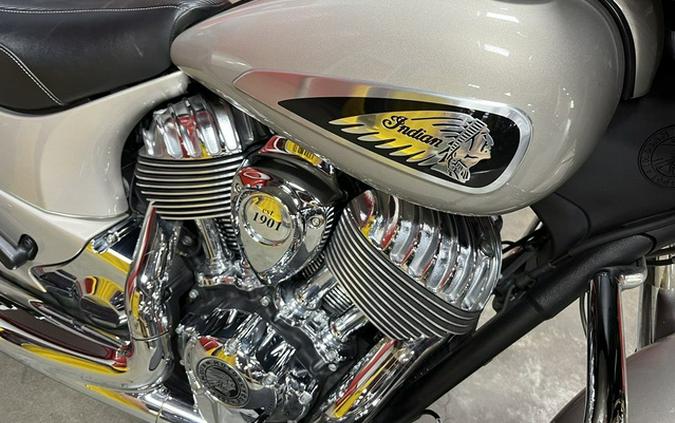 2023 Indian Chieftain Limited Silver Quartz Metallic