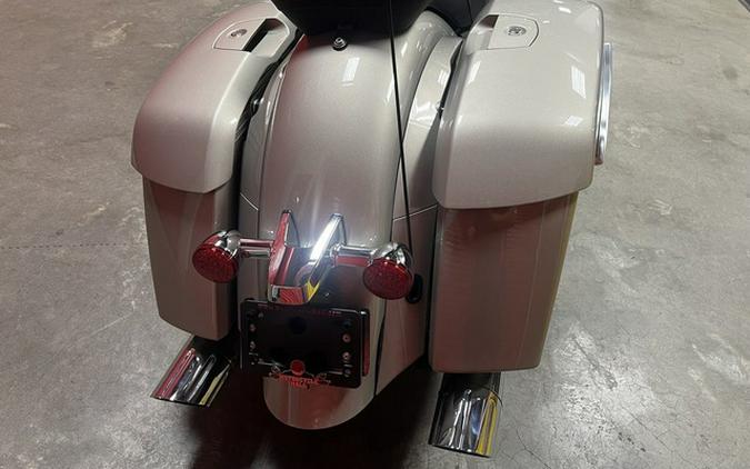 2023 Indian Chieftain Limited Silver Quartz Metallic