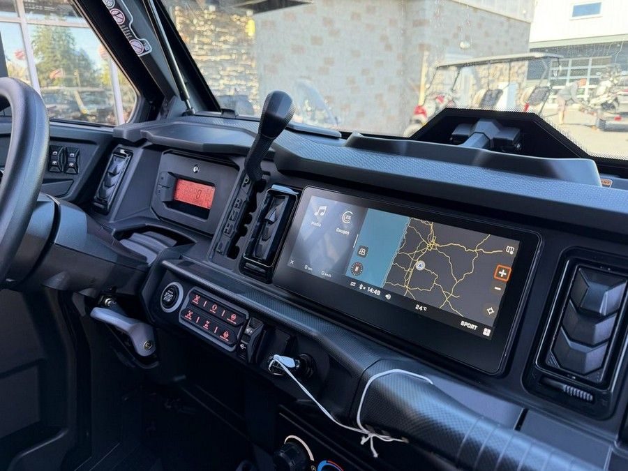 2026 Can-Am® Defender MAX Limited HD11