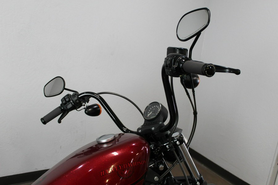 2017 Harley-Davidson® Iron 883™ HC HTRD RED FLK