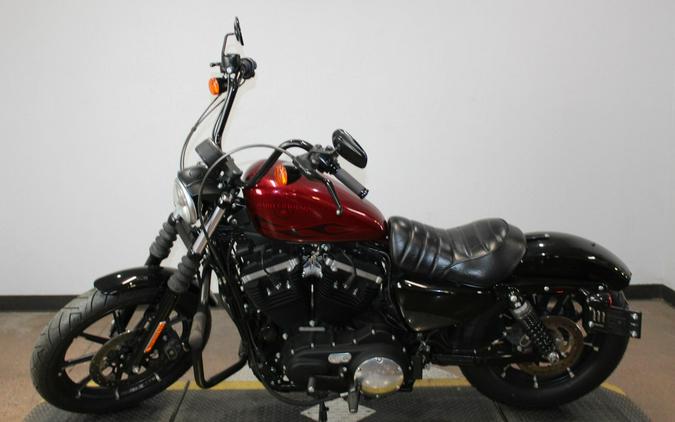 2017 Harley-Davidson® Iron 883™ HC HTRD RED FLK