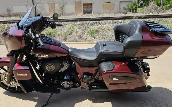 2024 Indian Motorcycle® Roadmaster® Dark Horse® w/Powerband Audio Package Maroon Metallic