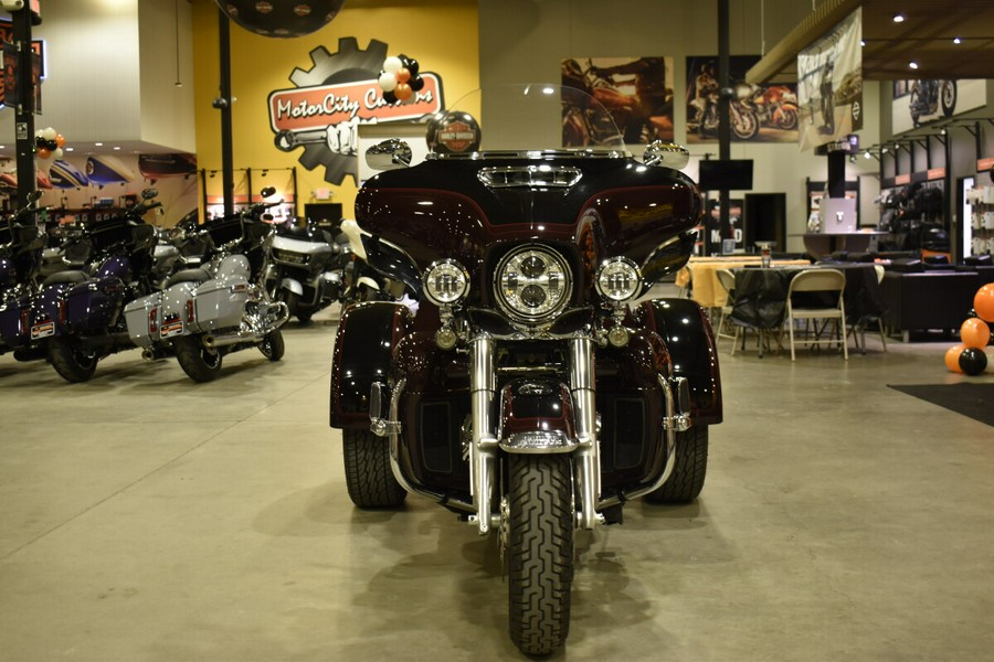 2022 Harley-Davidson Tri Glide Ultra FLHTCUTG