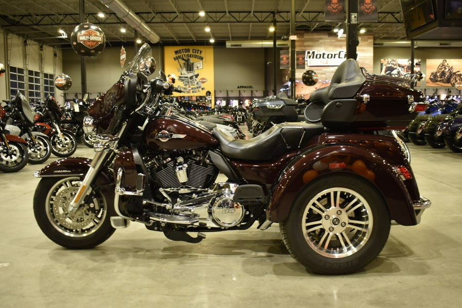 2022 Harley-Davidson Tri Glide Ultra FLHTCUTG