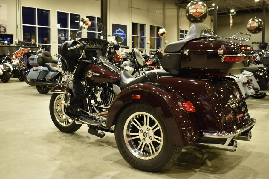 2022 Harley-Davidson Tri Glide Ultra FLHTCUTG