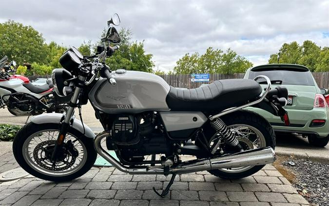 2022 Moto Guzzi V7 Special E5